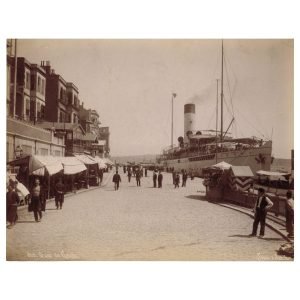 Sebah Joaillier Galata Rıhtımı Fotoğrafı - Albümin Baskı Fotoğraf - 1880'li yıllar - Negatiften İmzalı - 27 x 21 cm