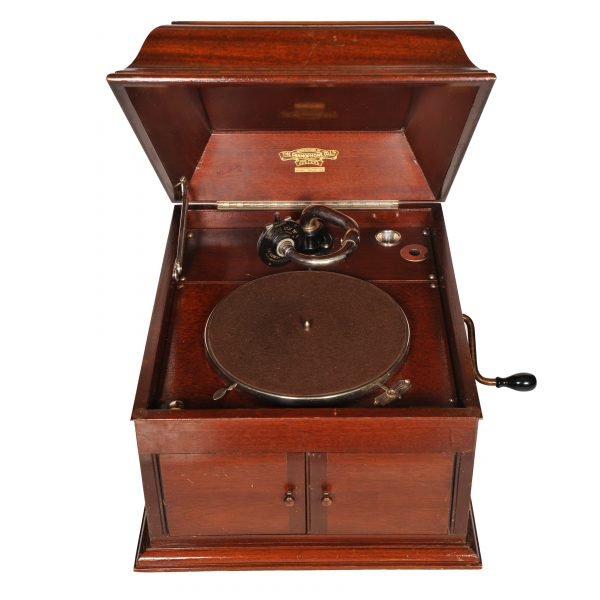 The Gramophone Co HMV Mod 103 Gramofon - Meşe kasa içinde çift açılır kapaklı - Sound box no4 - Seri No:18058 - Dönemi: 1925